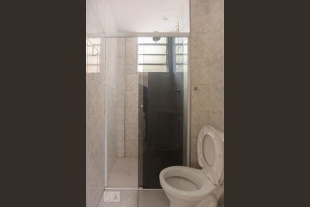Banheiro de apartamento à venda com 2 quartos, 53m² em Parque Residencial Vila União, Campinas