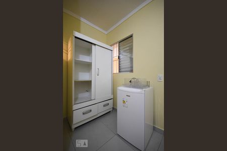 Cozinha de kitnet/studio para alugar com 1 quarto, 20m² em Vila Gomes, São Paulo