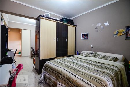 Quarto de apartamento à venda com 1 quarto, 40m² em Cambuí, Campinas