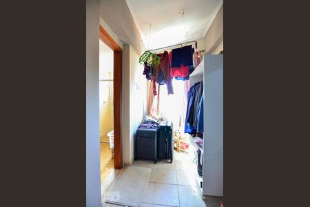 Quarto de apartamento à venda com 1 quarto, 40m² em Cambuí, Campinas