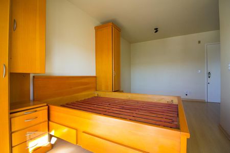 Quarto de kitnet/studio para alugar com 1 quarto, 44m² em Sarandi, Porto Alegre