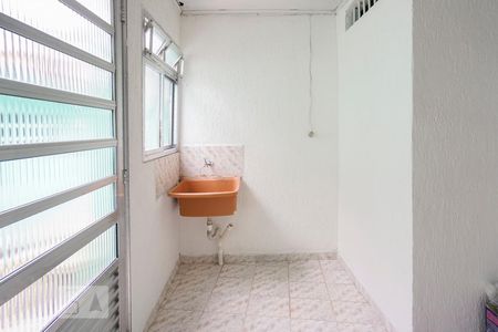 Área de serviço de casa para alugar com 1 quarto, 80m² em Vila Araguaia, São Paulo