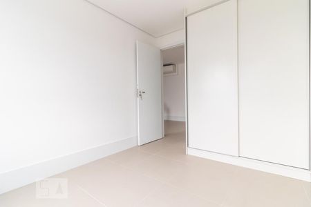 Quarto 1 de apartamento à venda com 2 quartos, 67m² em Alphaville, Barueri