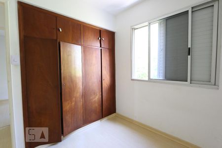 quarto de apartamento à venda com 3 quartos, 70m² em Jardim Londrina, São Paulo