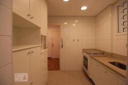 Cozinha de apartamento para alugar com 1 quarto, 65m² em Higienópolis, São Paulo