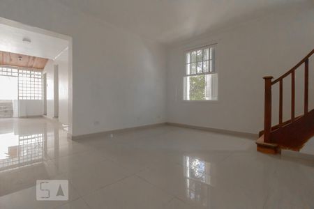 Casa à venda com 230m², 5 quartos e sem vagaSala