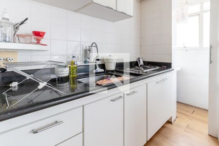 Cozinha de apartamento para alugar com 1 quarto, 49m² em Itaim Bibi, São Paulo