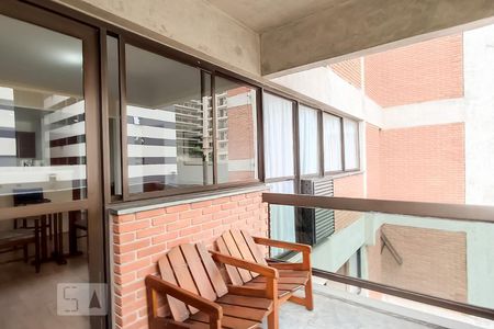 Varanda sala de kitnet/studio à venda com 1 quarto, 62m² em Alphaville Industrial, Barueri