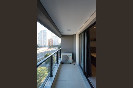 Varanda de kitnet/studio à venda com 1 quarto, 36m² em Campo Belo, São Paulo