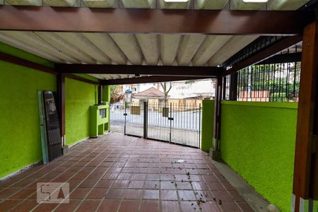 Vista de casa à venda com 3 quartos, 180m² em Chácara Inglesa, São Paulo