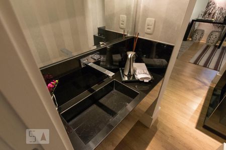 Lavabo (Pia) de apartamento à venda com 3 quartos, 155m² em Vila Santo Estéfano, São Paulo