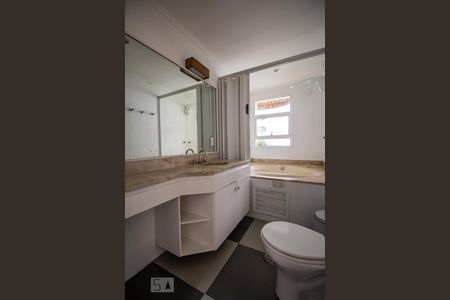 Banheiro social de apartamento à venda com 1 quarto, 54m² em Jardim Paulistano, São Paulo