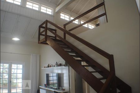 Escada de casa para alugar com 3 quartos, 150m² em Ingleses do Rio Vermelho, Florianópolis