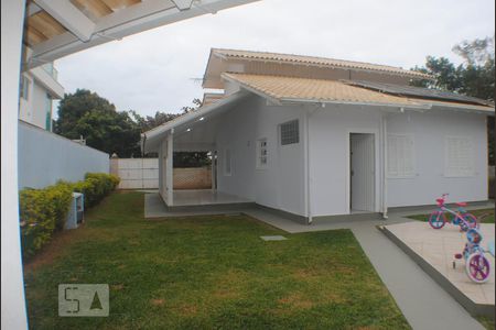 Área Externa de casa para alugar com 3 quartos, 150m² em Ingleses do Rio Vermelho, Florianópolis