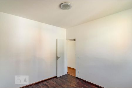 Quarto 2 de apartamento para alugar com 2 quartos, 53m² em Sagrada Família, Belo Horizonte