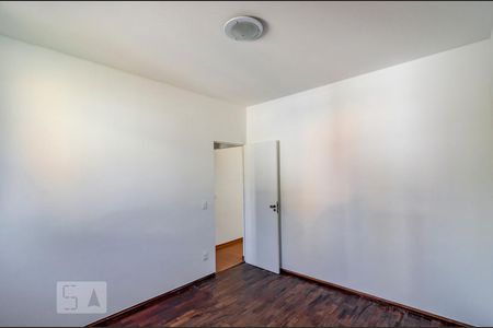 Quarto 1 de apartamento para alugar com 2 quartos, 53m² em Sagrada Família, Belo Horizonte