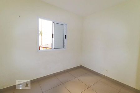 Dormitório 2 de apartamento à venda com 3 quartos, 69m² em Jardim Esperança, Barueri