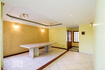 Sala de casa de condomínio para alugar com 4 quartos, 450m² em Parque dos Príncipes, São Paulo