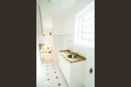 Cozinha de apartamento à venda com 1 quarto, 38m² em Bela Vista, Porto Alegre