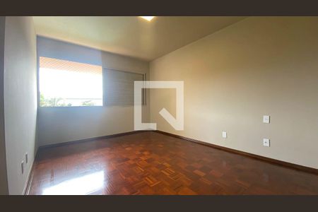 Apartamento para alugar com 5 quartos, 350m² em Setor Bueno, Goiânia