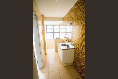 Cozinha de apartamento para alugar com 1 quarto, 47m² em Jardim Floresta, Porto Alegre