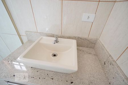 Detalhe banheiro de casa para alugar com 2 quartos, 130m² em Chácara Califórnia, São Paulo