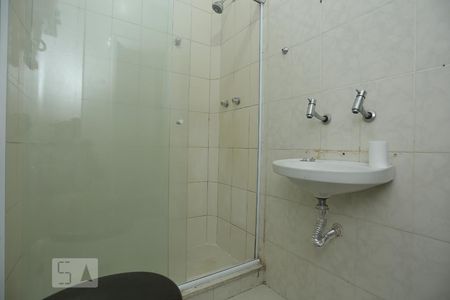 Banheiro de kitnet/studio para alugar com 1 quarto, 37m² em Copacabana, Rio de Janeiro