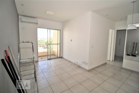 Sala de apartamento para alugar com 2 quartos, 56m² em Pechincha, Rio de Janeiro