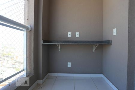 Sacada de apartamento para alugar com 2 quartos, 50m² em Jardim Roberto, Osasco