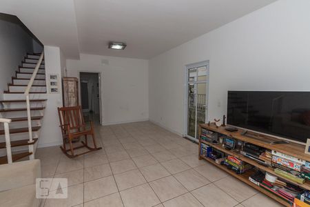 Sala de casa de condomínio para alugar com 3 quartos, 140m² em Recreio dos Bandeirantes, Rio de Janeiro