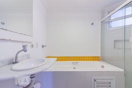 Banheiro de apartamento para alugar com 3 quartos, 70m² em Vila Aurora (zona Norte), São Paulo