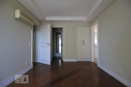 Suíte 1 de apartamento à venda com 4 quartos, 550m² em Real Parque, São Paulo