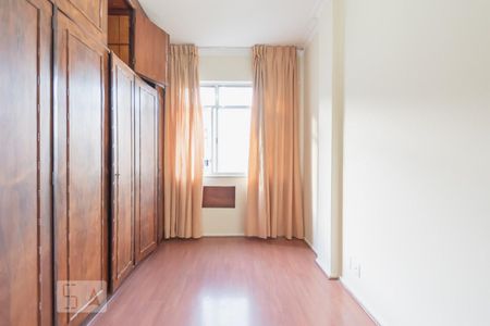 Quarto 1 de apartamento para alugar com 2 quartos, 73m² em Botafogo, Rio de Janeiro