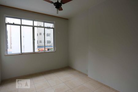 Quarto de apartamento à venda com 2 quartos, 77m² em Icaraí, Niterói