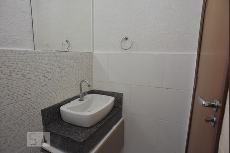 Lavabo de casa de condomínio para alugar com 2 quartos, 90m² em Tanque, Rio de Janeiro