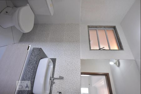 Lavabo de casa de condomínio para alugar com 2 quartos, 90m² em Tanque, Rio de Janeiro