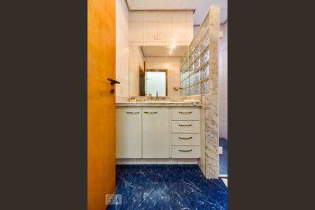 Banheiro Social de casa para alugar com 4 quartos, 360m² em Anchieta, São Bernardo do Campo