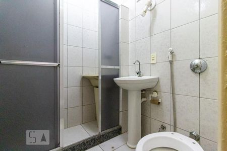 Banheiro de apartamento para alugar com 1 quarto, 33m² em Santa Teresa, Rio de Janeiro