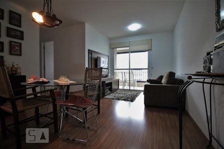 Sala de apartamento para alugar com 3 quartos, 70m² em Jardim Parque Morumbi, São Paulo