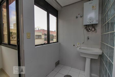 lavanderia de apartamento à venda com 3 quartos, 102m² em Vila Ipiranga, Porto Alegre