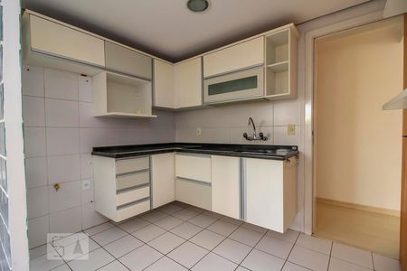 Cozinha de apartamento à venda com 3 quartos, 102m² em Vila Ipiranga, Porto Alegre