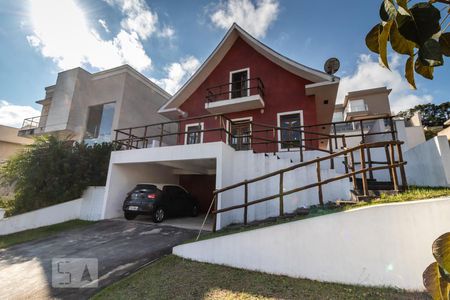 Fachada de casa à venda com 3 quartos, 200m² em Alphaville, Santana de Parnaíba