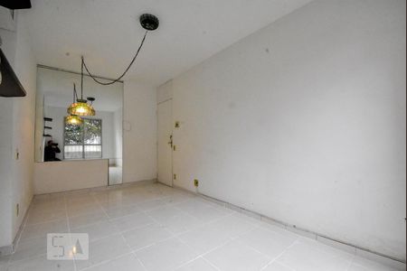 Sala de apartamento para alugar com 2 quartos, 50m² em Vila Inglesa, São Paulo
