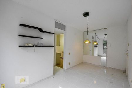 Sala de apartamento para alugar com 2 quartos, 50m² em Vila Inglesa, São Paulo