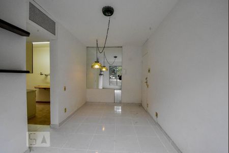 Sala de apartamento para alugar com 2 quartos, 50m² em Vila Inglesa, São Paulo
