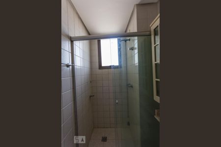 Banheiro de apartamento para alugar com 2 quartos, 64m² em Nonoai, Porto Alegre