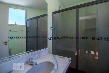 Banheiro de apartamento à venda com 4 quartos, 180m² em Grajaú, Belo Horizonte