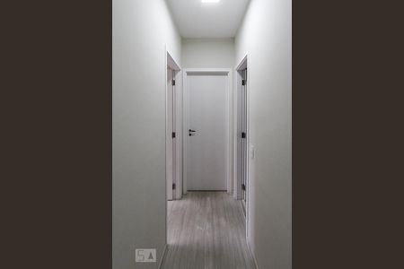 Corredor de apartamento para alugar com 2 quartos, 64m² em Vila Gomes Cardim, São Paulo