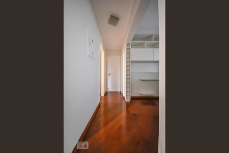 Corredor de apartamento à venda com 2 quartos, 80m² em Vila Andrade, São Paulo