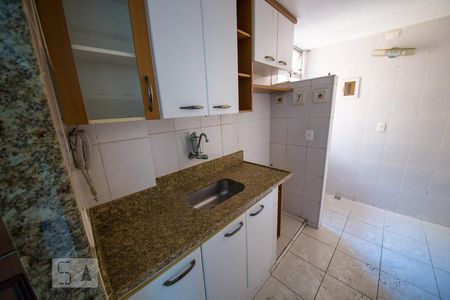 Cozinha de apartamento à venda com 2 quartos, 65m² em Fátima, Niterói